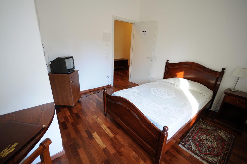 Guest House Domus Урбіно Екстер'єр фото
