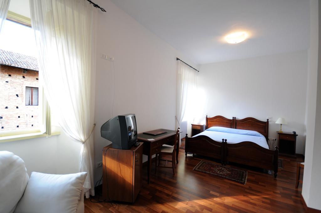 Guest House Domus Урбіно Екстер'єр фото